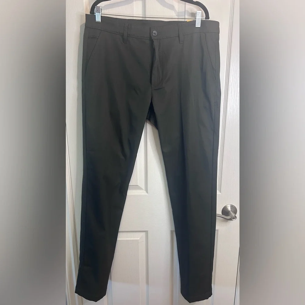 “Vintage 1946” Men's Dark Green/Khaki Modern Fit Performance Chinos w/ Pockets